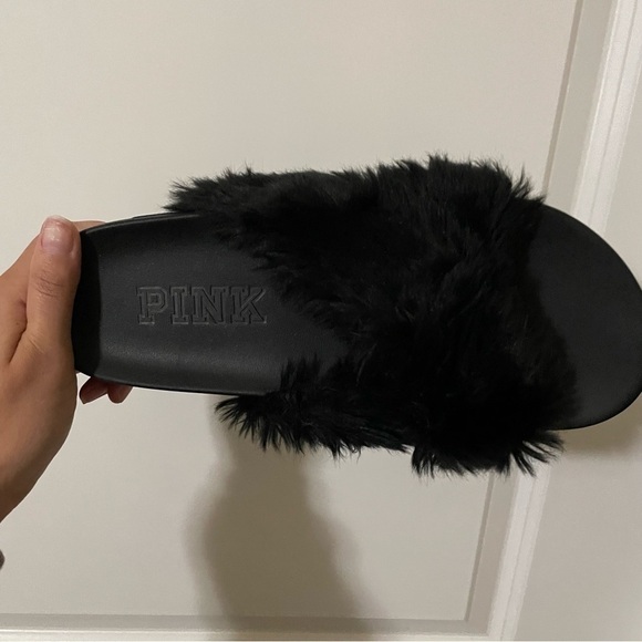 Victoria’s Secret PINK Black Fur Slip On Slides Sandals - Picture 2 of 5